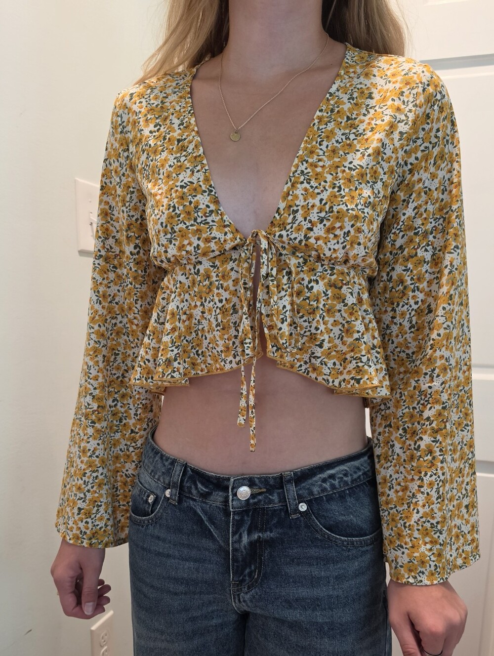 SHEIN Yellow Floral Tie-Front Long Sleeve Crop Top